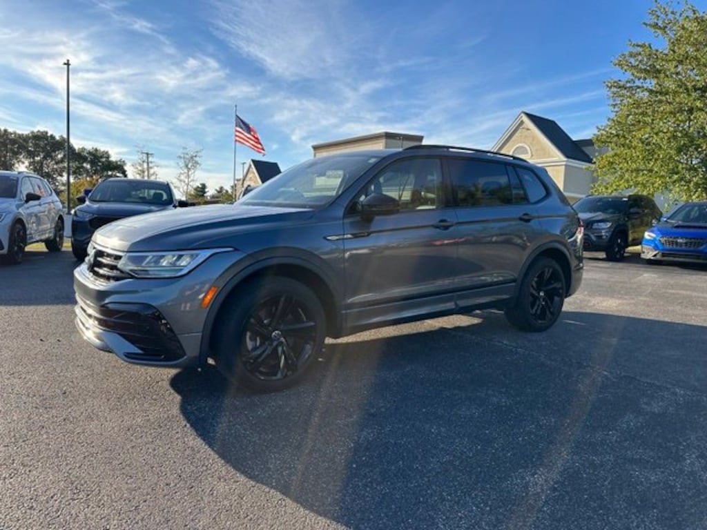 Used 2024 Volkswagen Tiguan 2.0T SE R-Line Black SUV