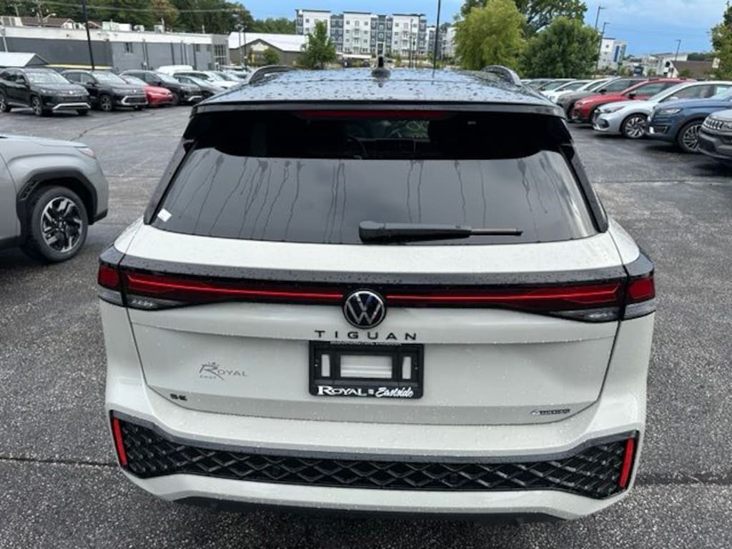 New 2026 Volkswagen Tiguan SE R-Line Black SUV