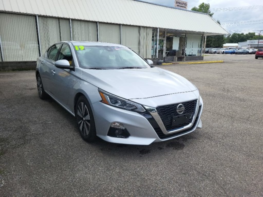 Used 2019 Nissan Altima 2.5 SV Sedan