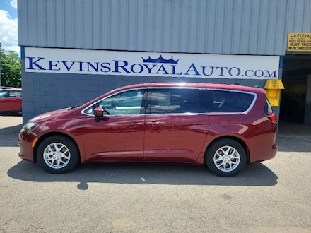 2023 Chrysler Voyager (Fleet-Only) LX Minivan/Van