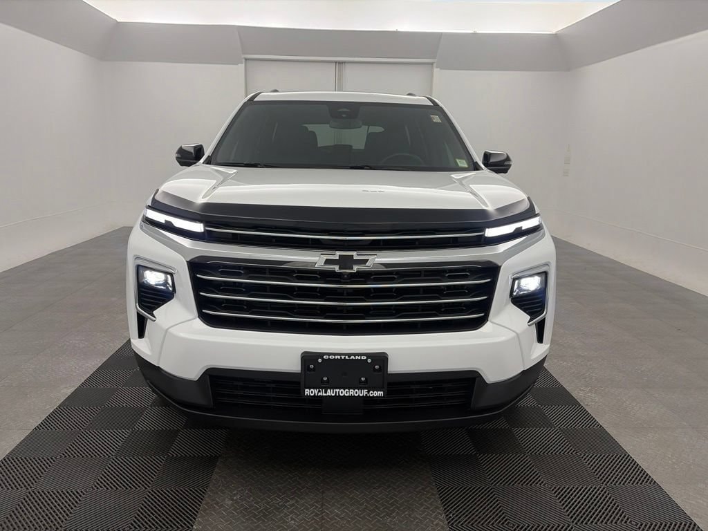 Used 2025 Chevrolet Traverse LT SUV