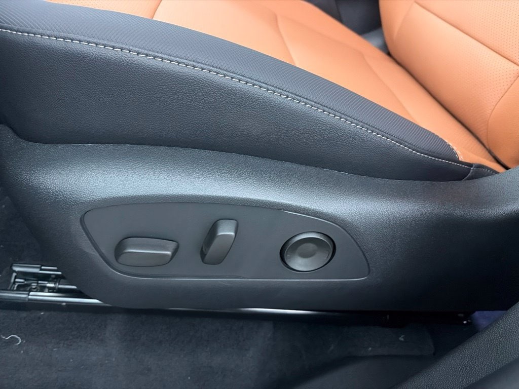 2027 Chevrolet Traverse Z71 - Photo 17