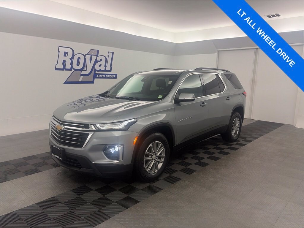 Used 2023 Chevrolet Traverse LT Cloth SUV