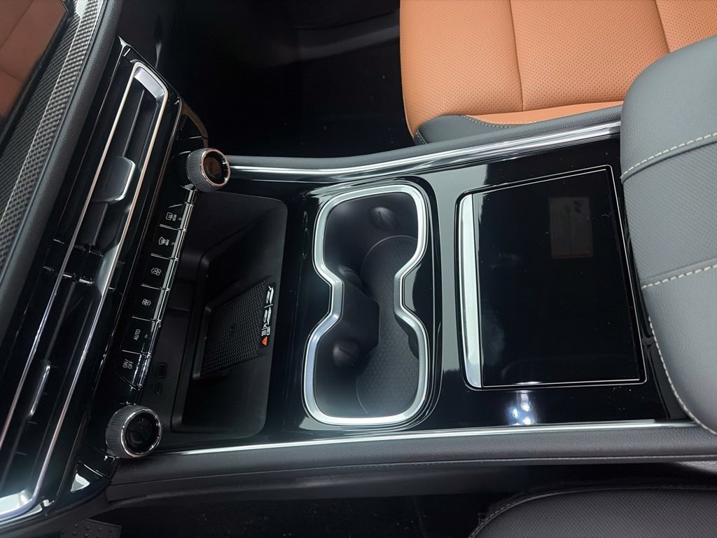 2027 Chevrolet Traverse Z71 - Photo 22