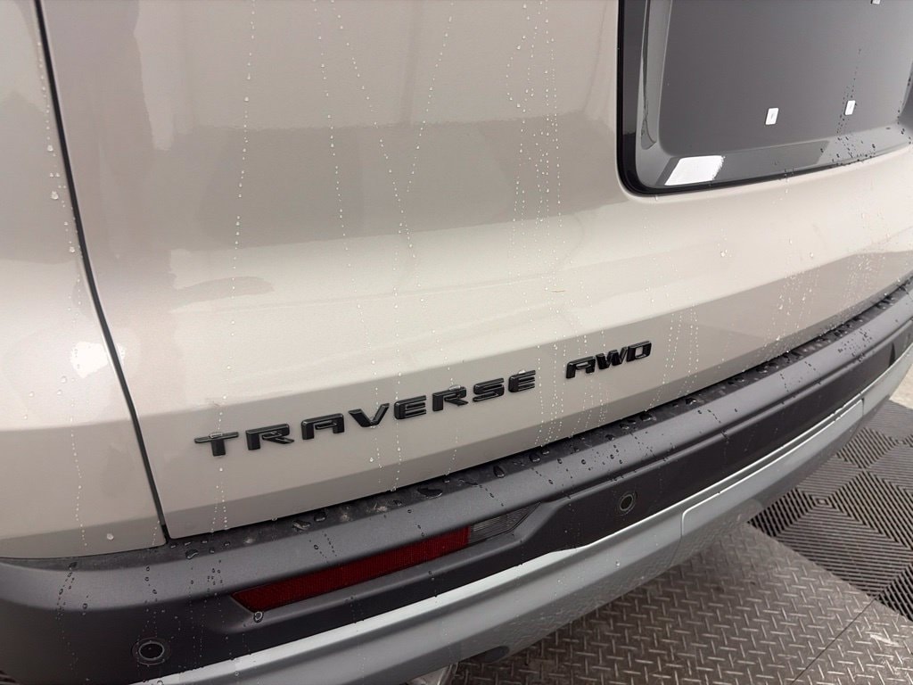 2027 Chevrolet Traverse Z71 - Photo 7