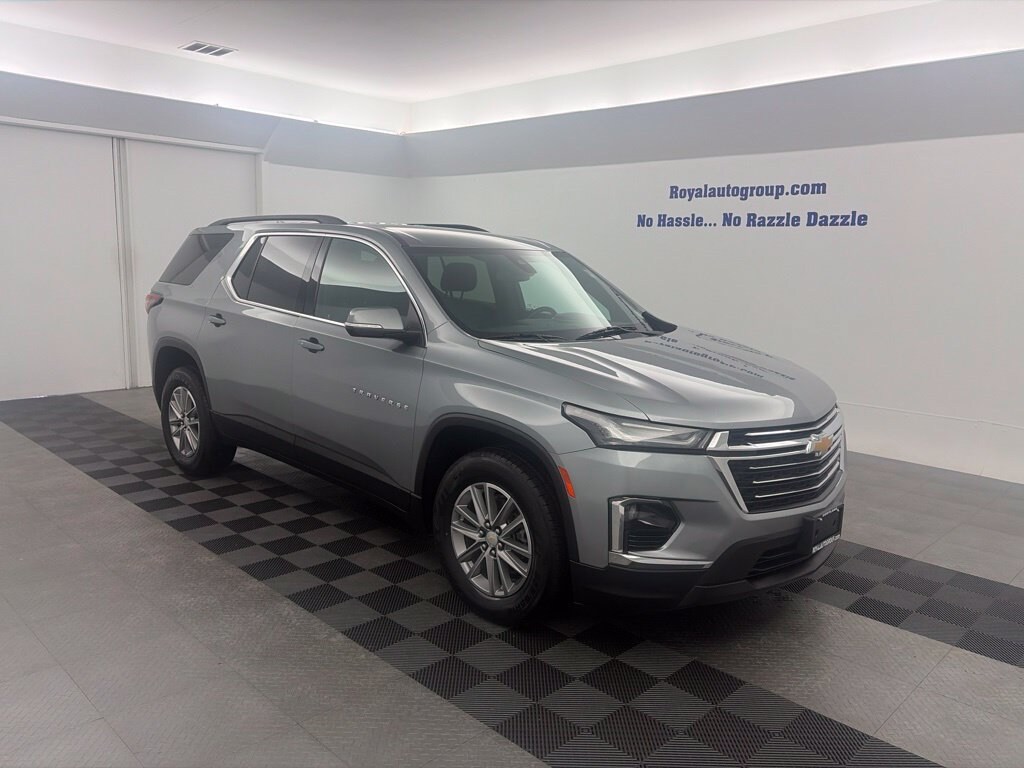 Used 2023 Chevrolet Traverse LT Cloth SUV