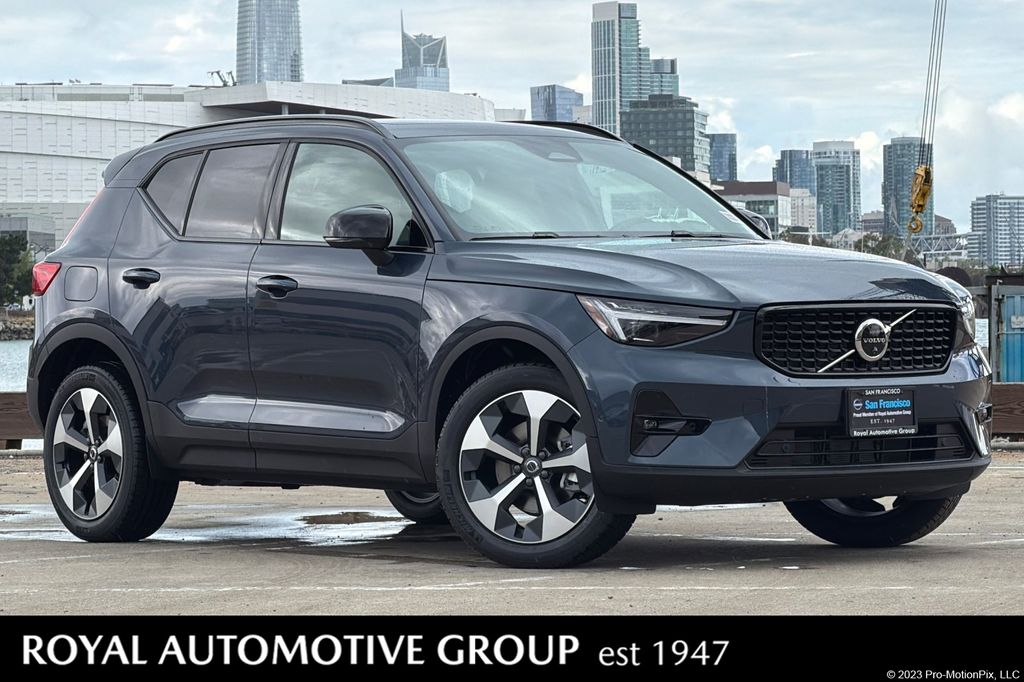 2026 Volvo XC40