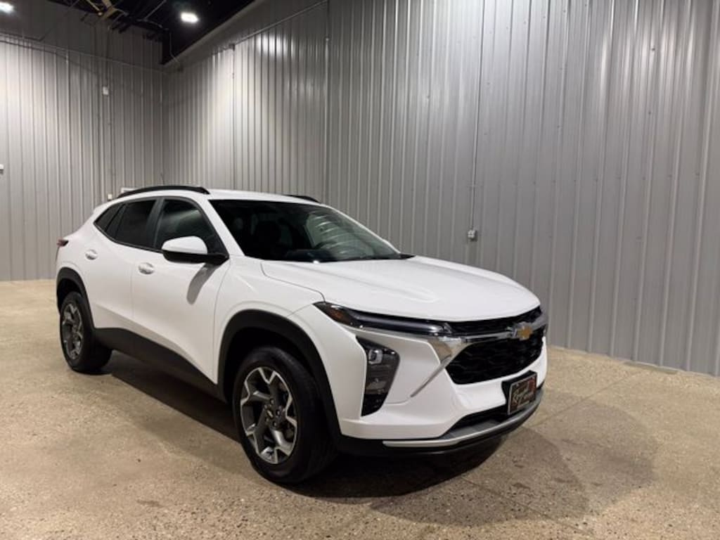 Used 2025 Chevrolet Trax LT SUV