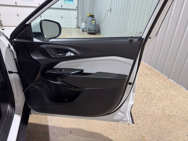 2025 Chevrolet Trax LT - Photo 21