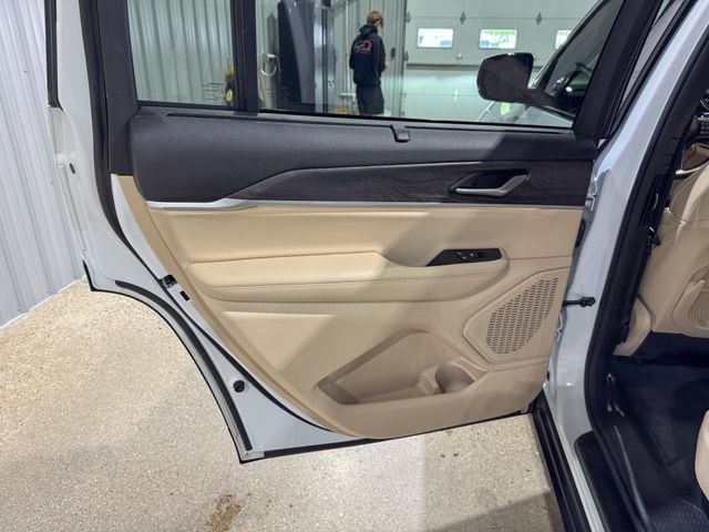 2023 Jeep Grand Cherokee L Limited - Photo 21