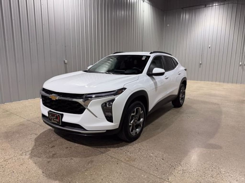 Used 2025 Chevrolet Trax LT SUV