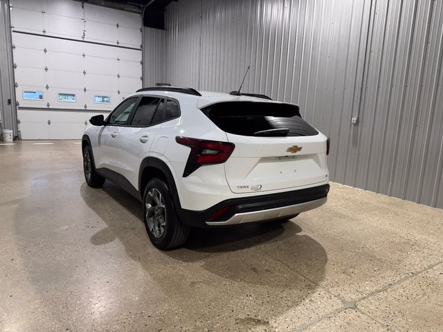 2025 Chevrolet Trax LT - Photo 6
