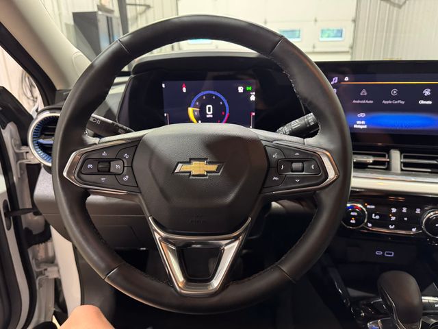 2025 Chevrolet Trax LT - Photo 12