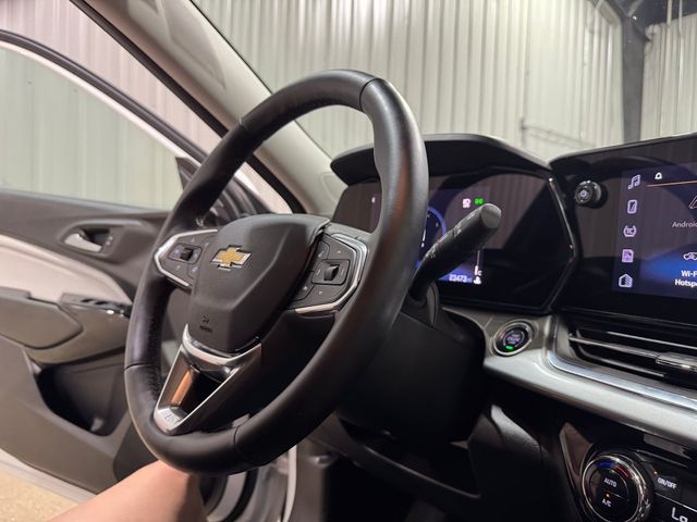 2025 Chevrolet Trax LT - Photo 13