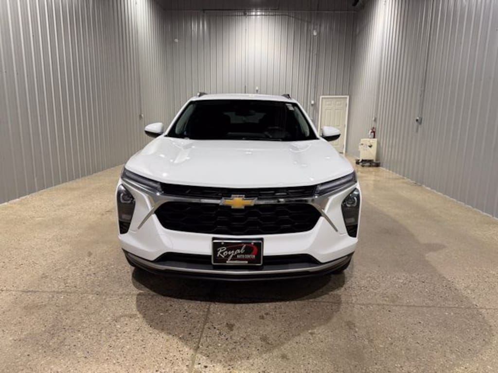 Used 2025 Chevrolet Trax LT SUV