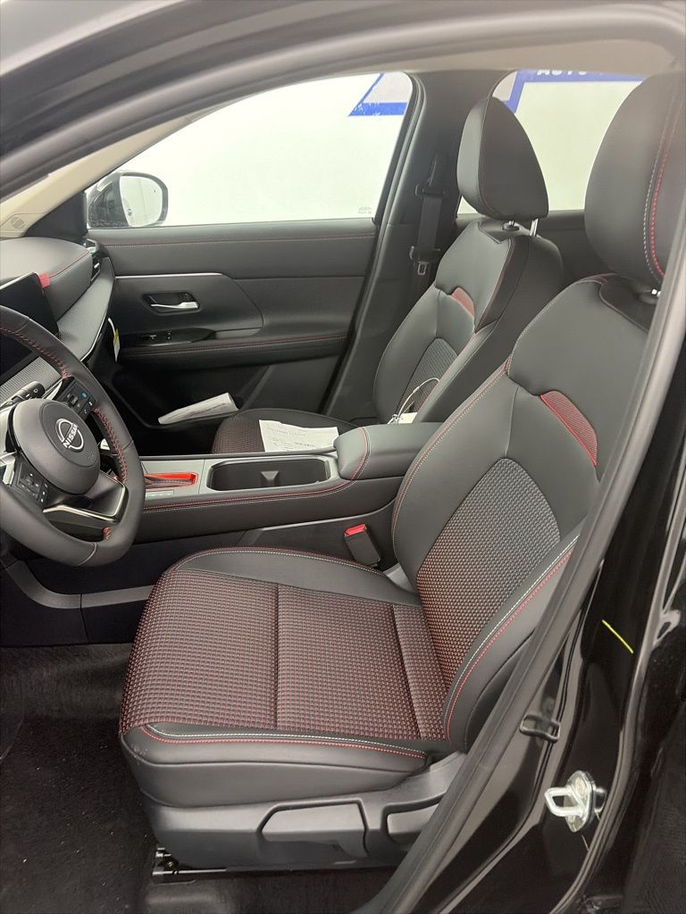 2026 Nissan KICKS SR AWD - Photo 10