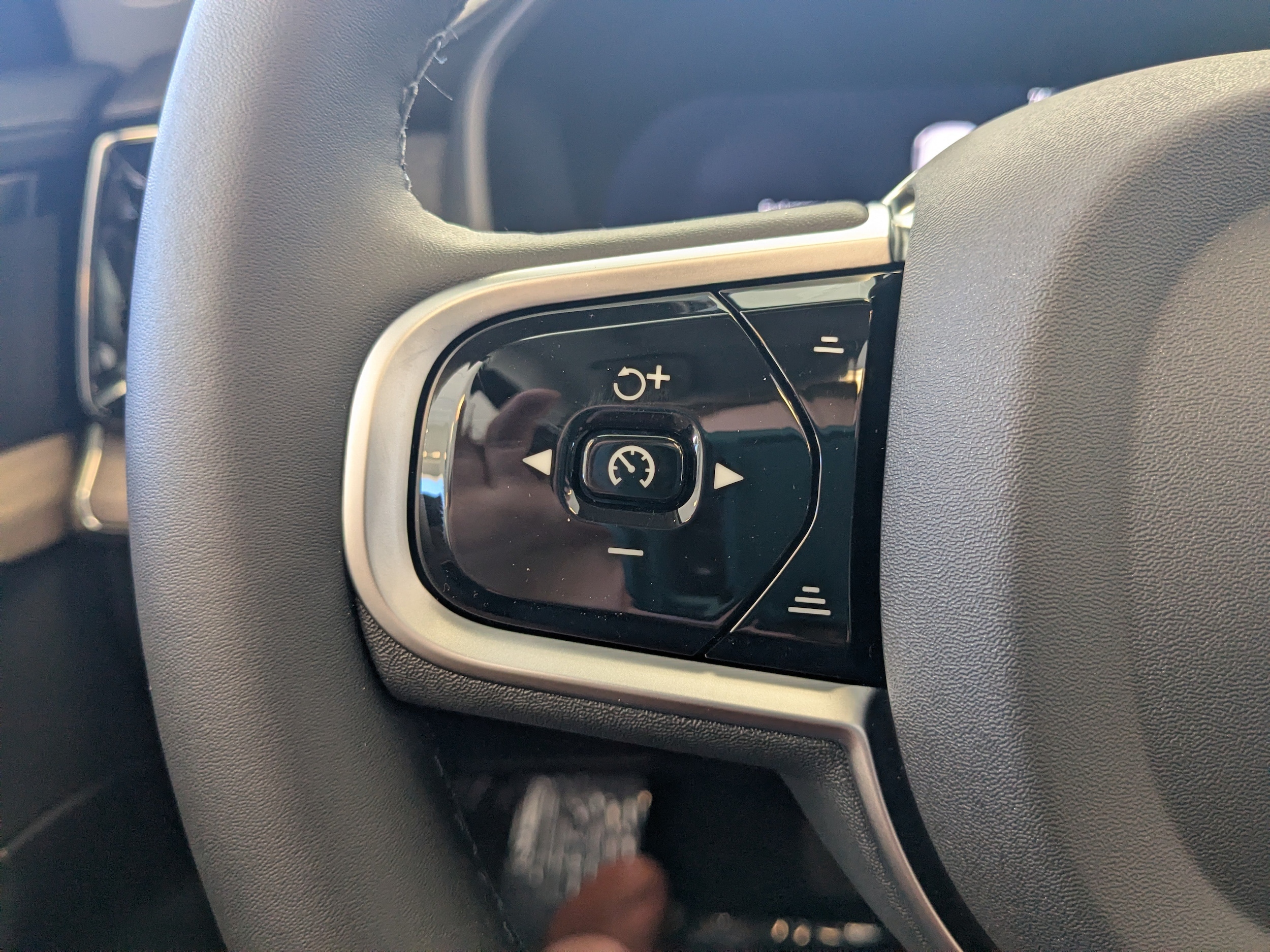 2026 Volvo XC90 Plus - Photo 33