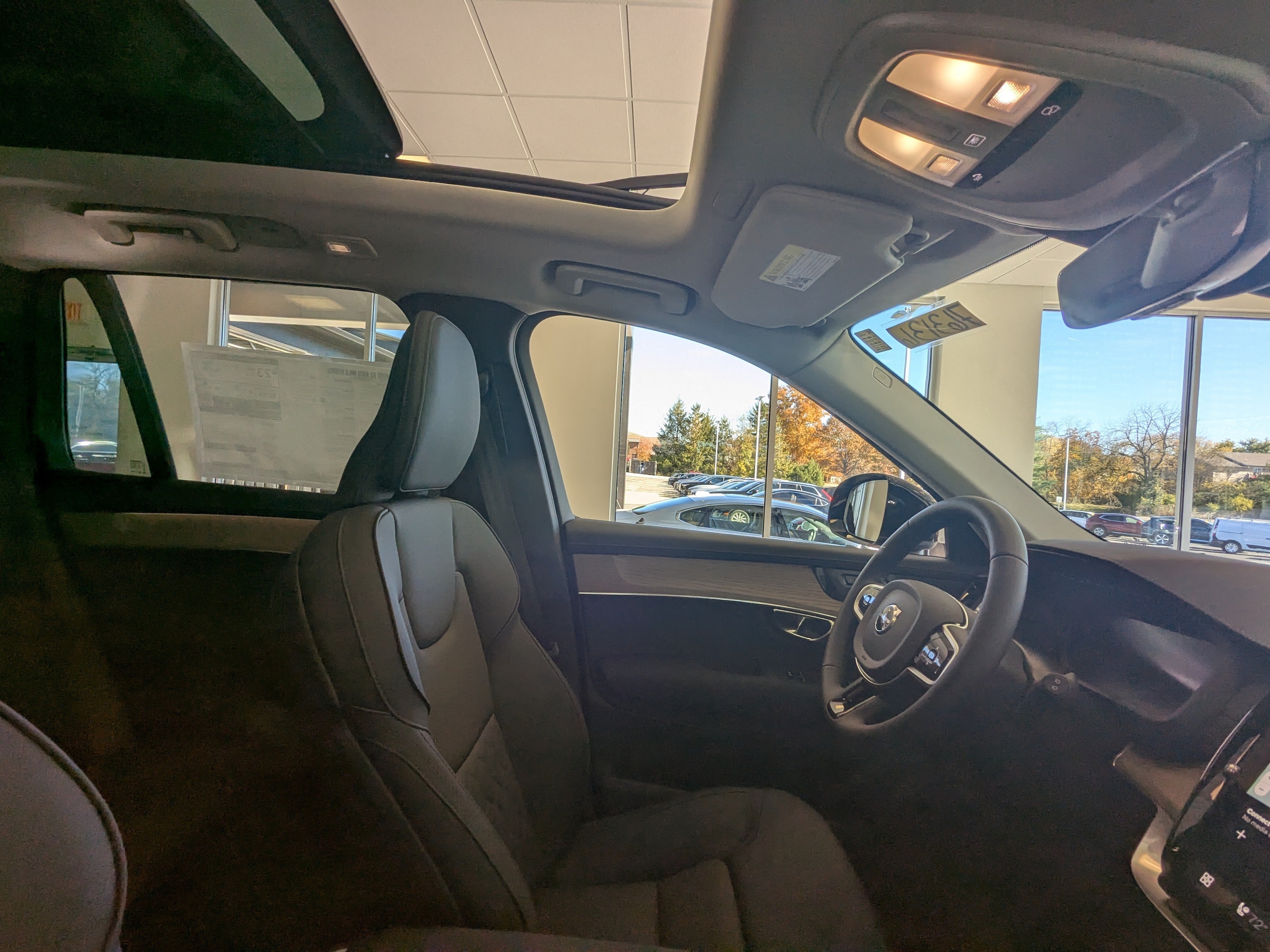 2026 Volvo XC90 Plus - Photo 16
