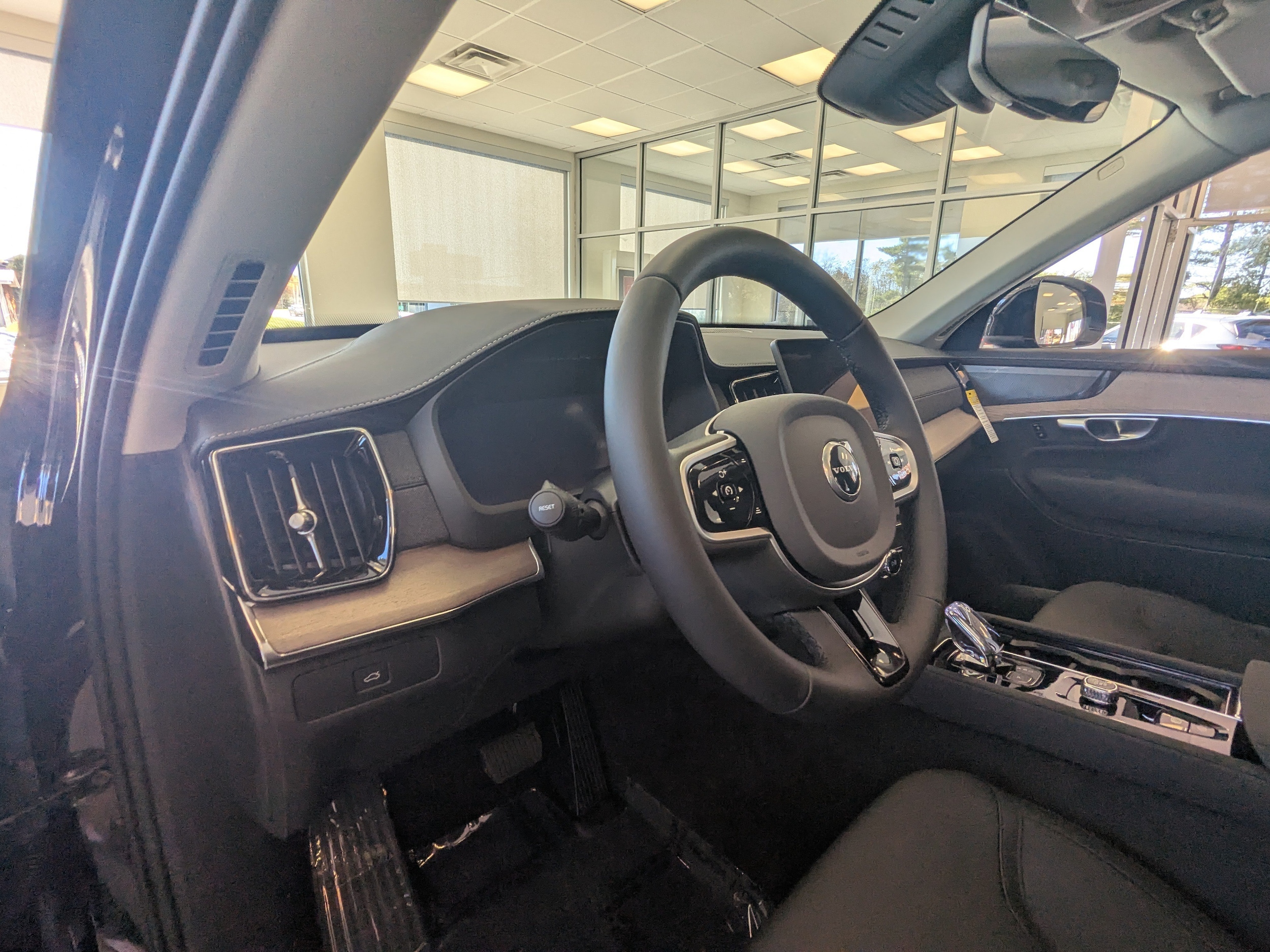 2026 Volvo XC90 Plus - Photo 9