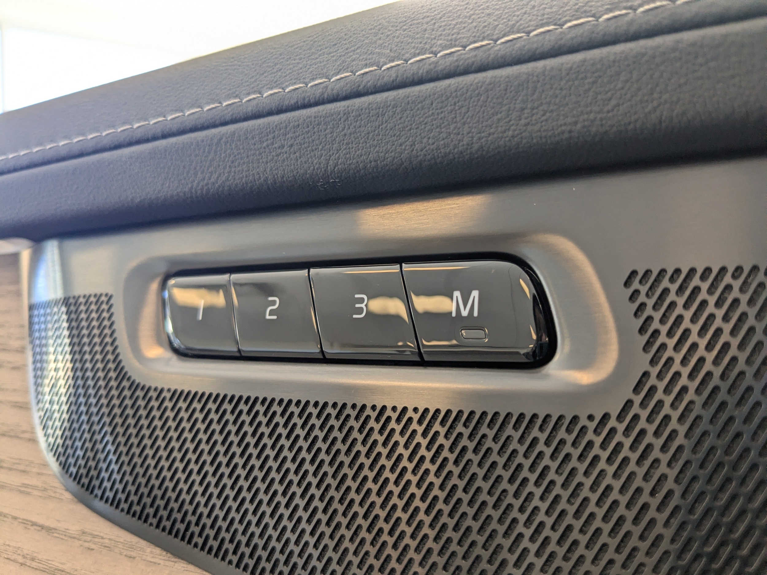 2026 Volvo XC90 Plus - Photo 30
