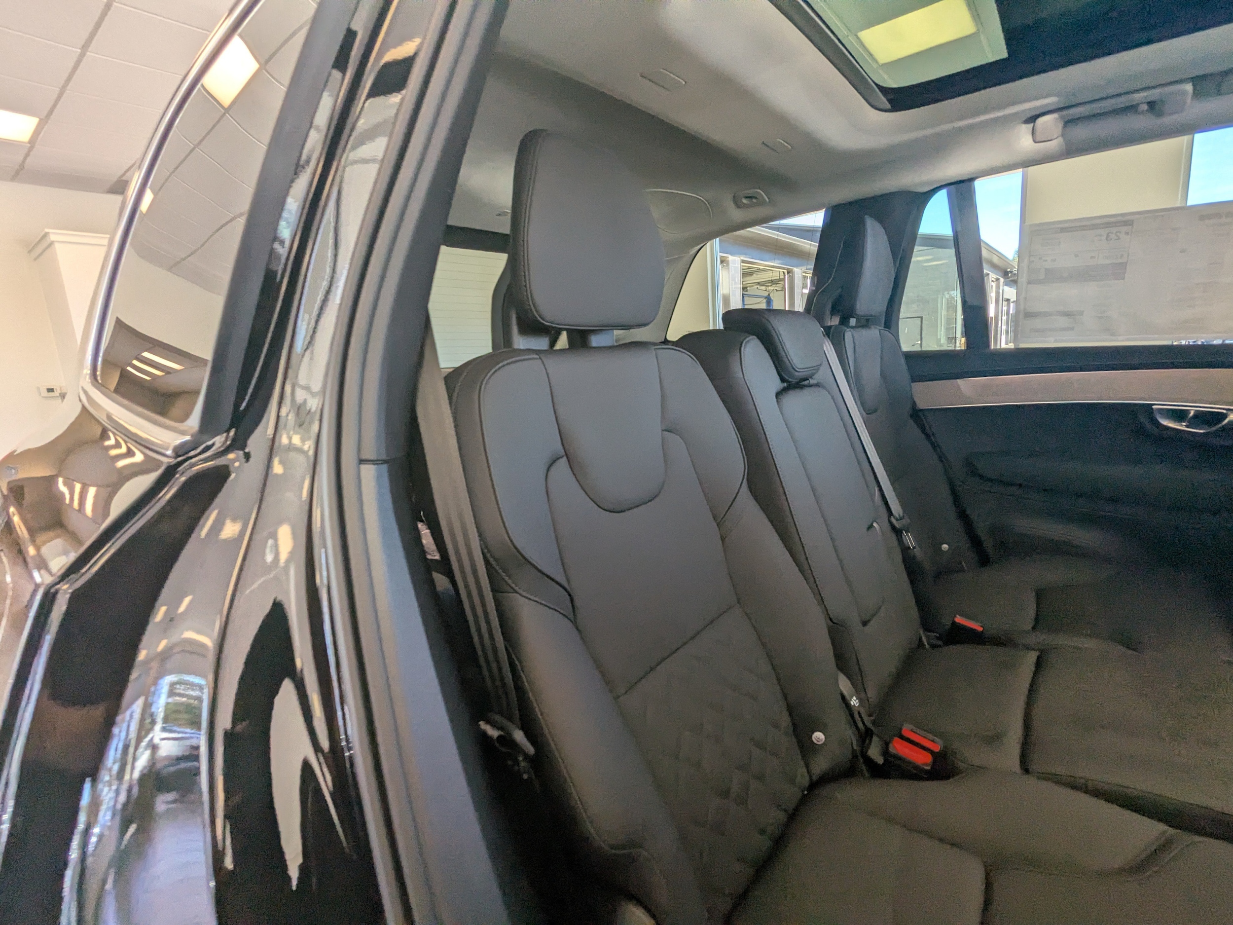 2026 Volvo XC90 Plus - Photo 18