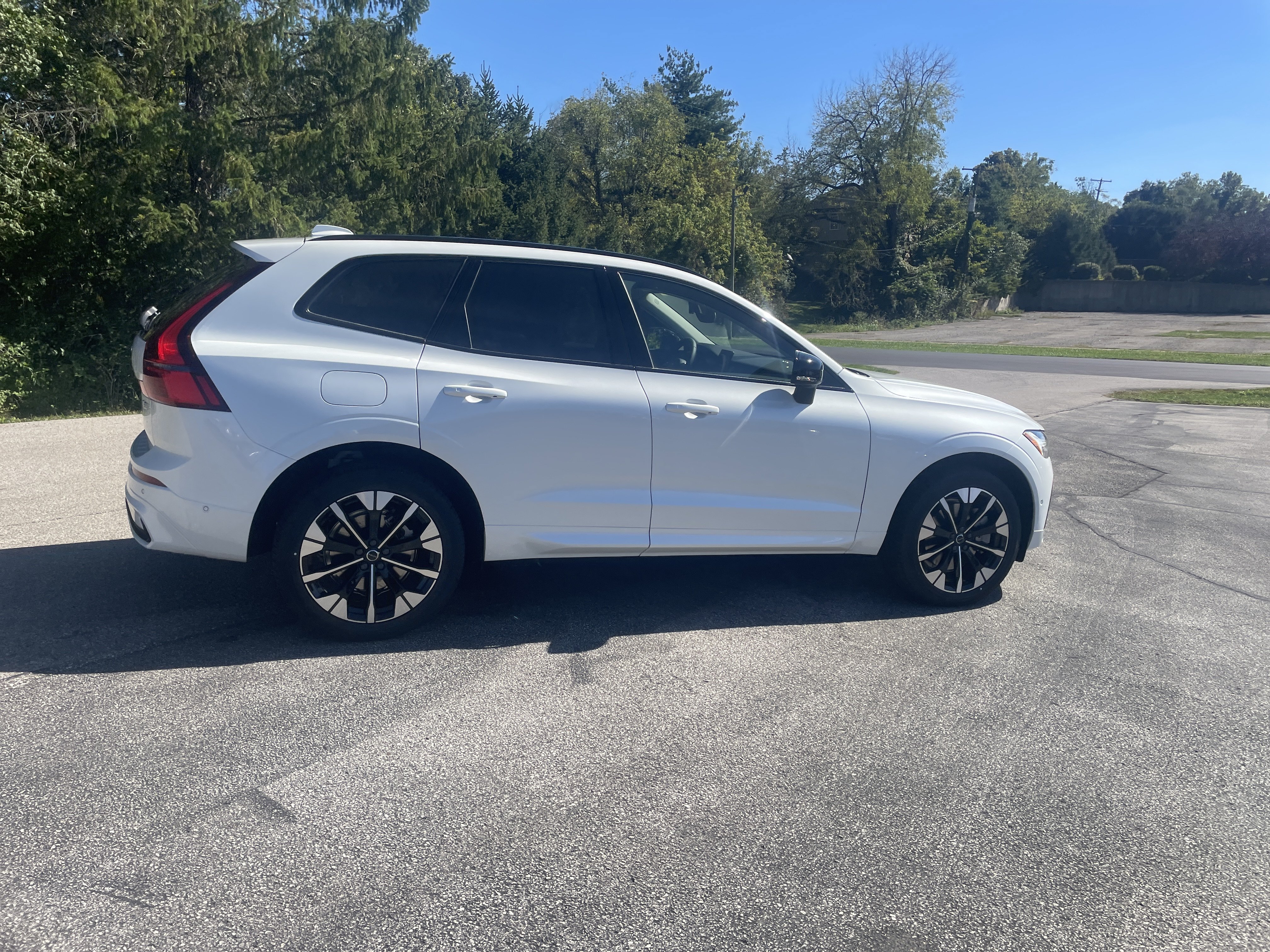 New 2027 Volvo XC60 Plus SUV