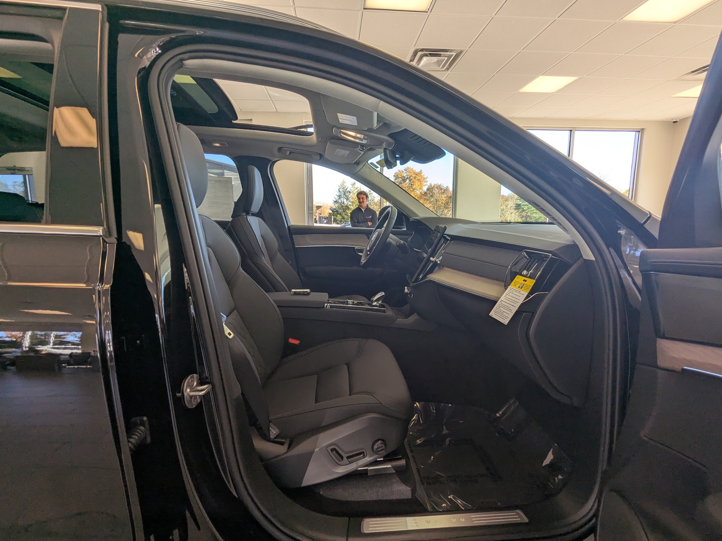 2026 Volvo XC90 Plus - Photo 13