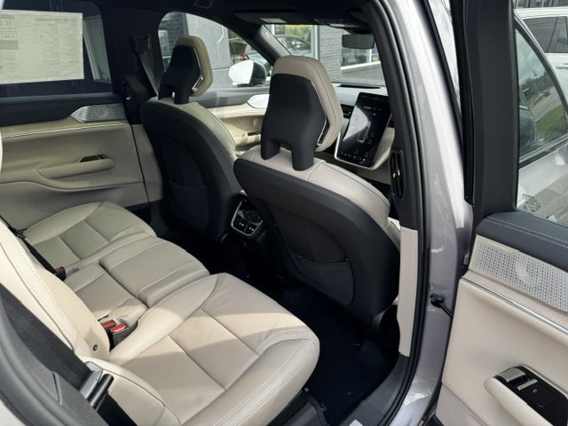 2026 Volvo EX90 Ultra - Photo 19