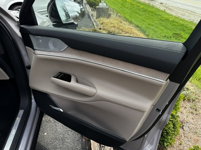2026 Volvo EX90 Ultra - Photo 21