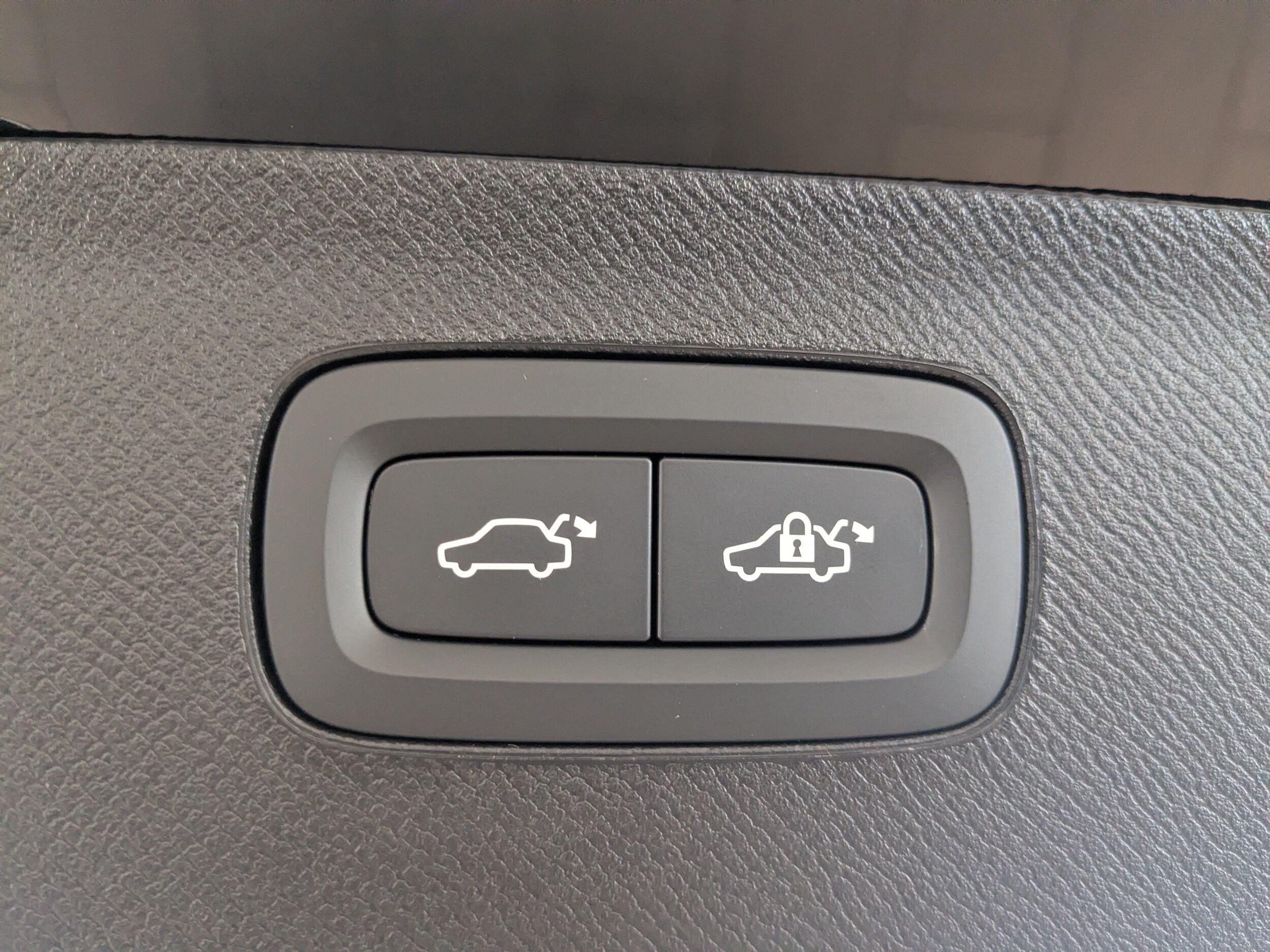 2026 Volvo XC90 Plus - Photo 24