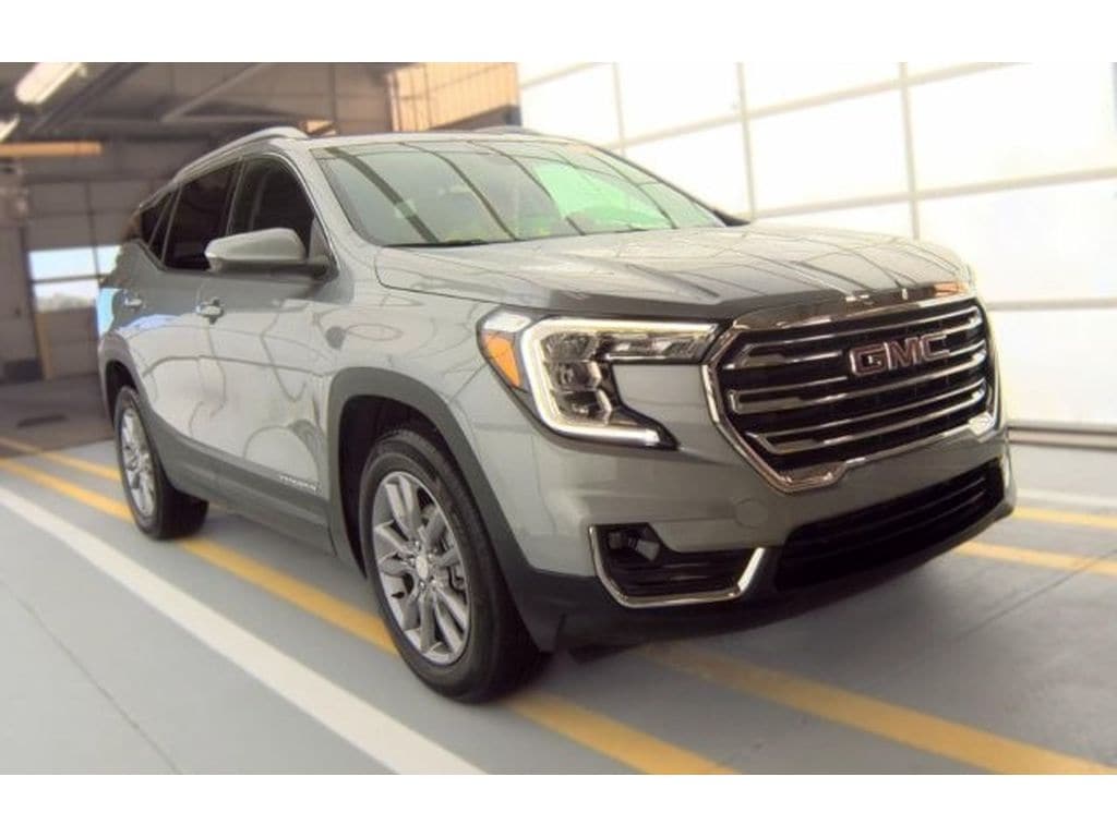 Used 2024 GMC Terrain SLT Sport Utility