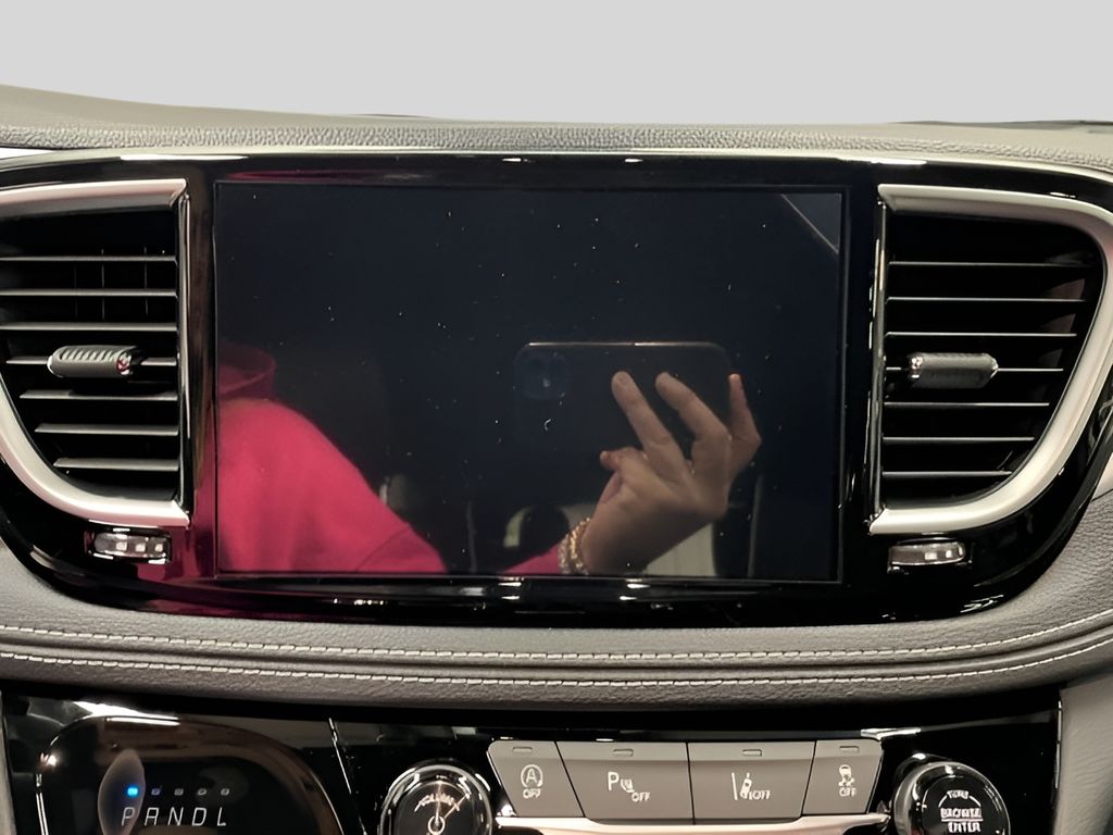 2026 Chrysler Pacifica Limited - Photo 11