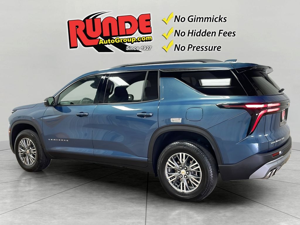Used 2025 Chevrolet Traverse AWD LT Sport Utility