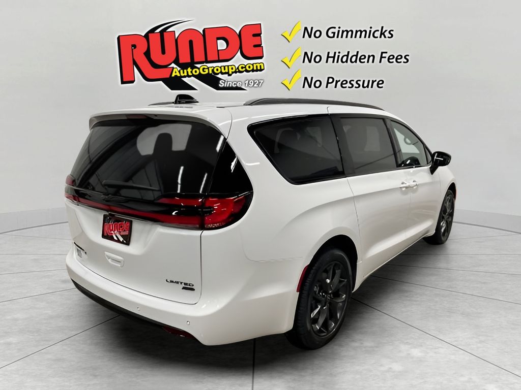 2026 Chrysler Pacifica Limited - Photo 7
