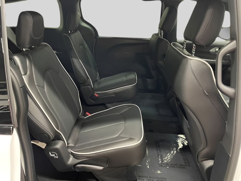 2026 Chrysler Pacifica Limited - Photo 15