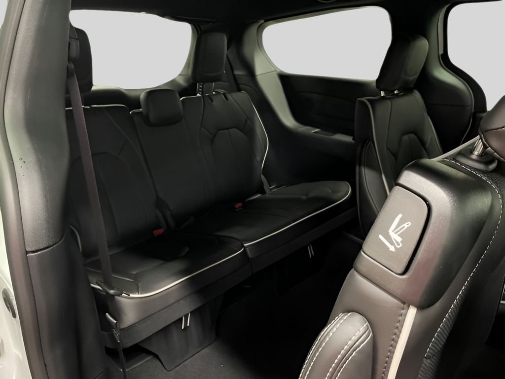 2026 Chrysler Pacifica Limited - Photo 16