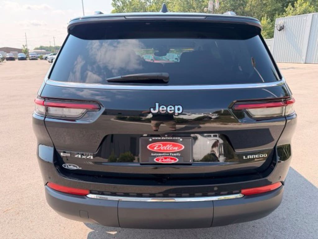 Used 2022 Jeep Grand Cherokee L Laredo SUV