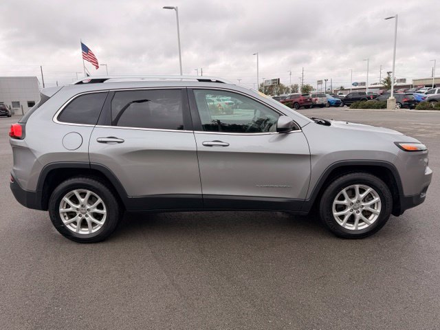 Used 2015 Jeep Cherokee Latitude with VIN 1C4PJMCS8FW565473 for sale in Greenfield, IN