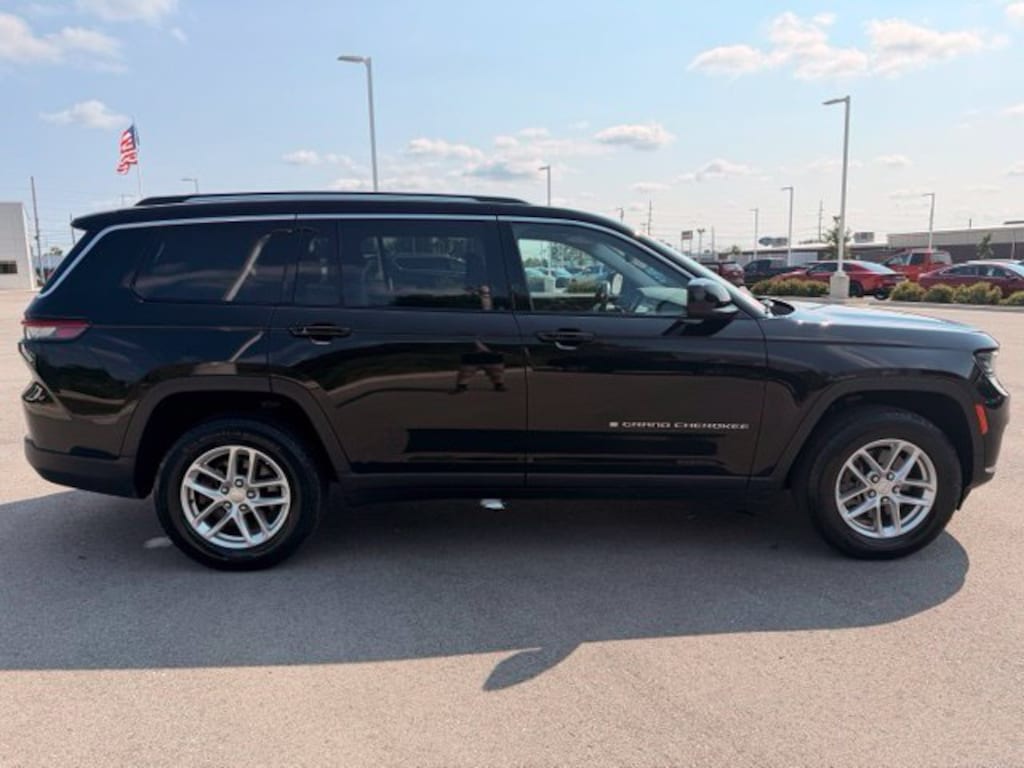 Used 2022 Jeep Grand Cherokee L Laredo SUV