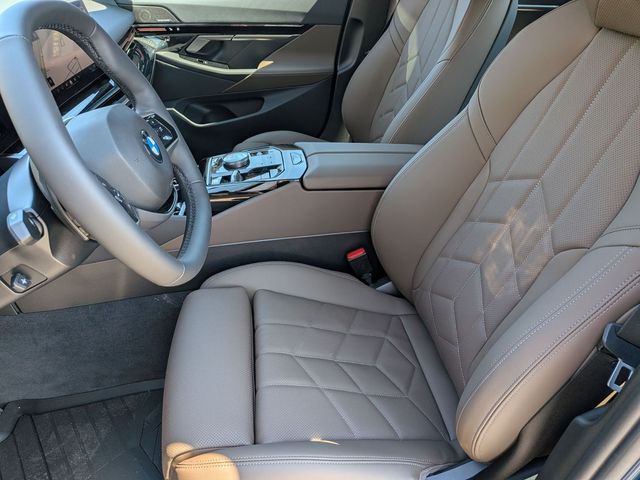 2026 BMW 5 Series 530i - Photo 9