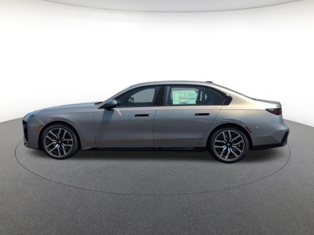 New 2026 BMW 740i xDrive Sedan
