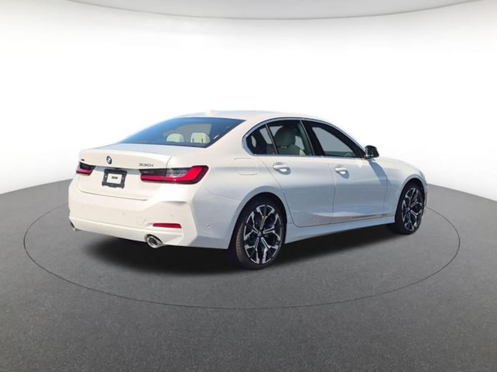 New 2026 BMW 330i xDrive Sedan