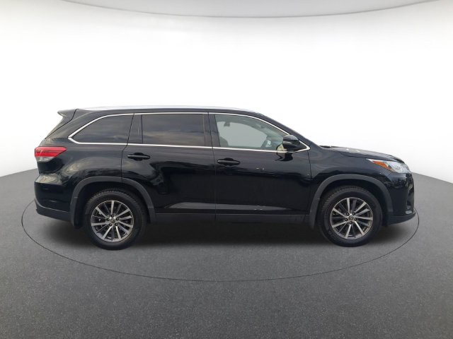 Used 2019 Toyota Highlander XLE SUV