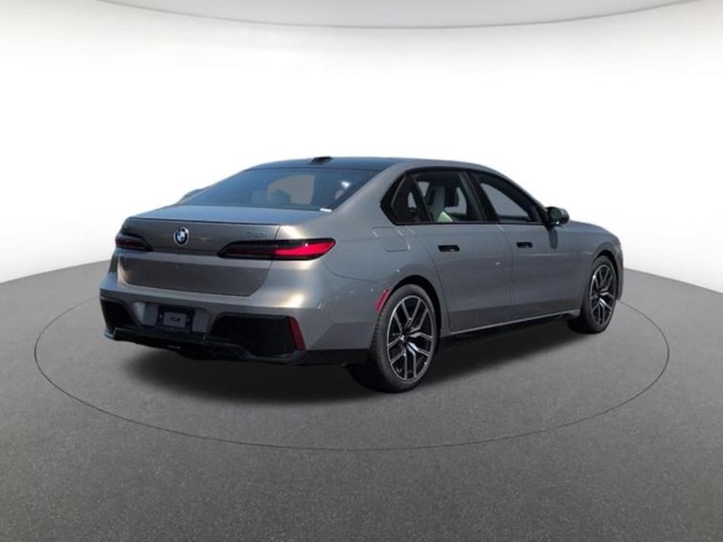 New 2026 BMW 740i xDrive Sedan