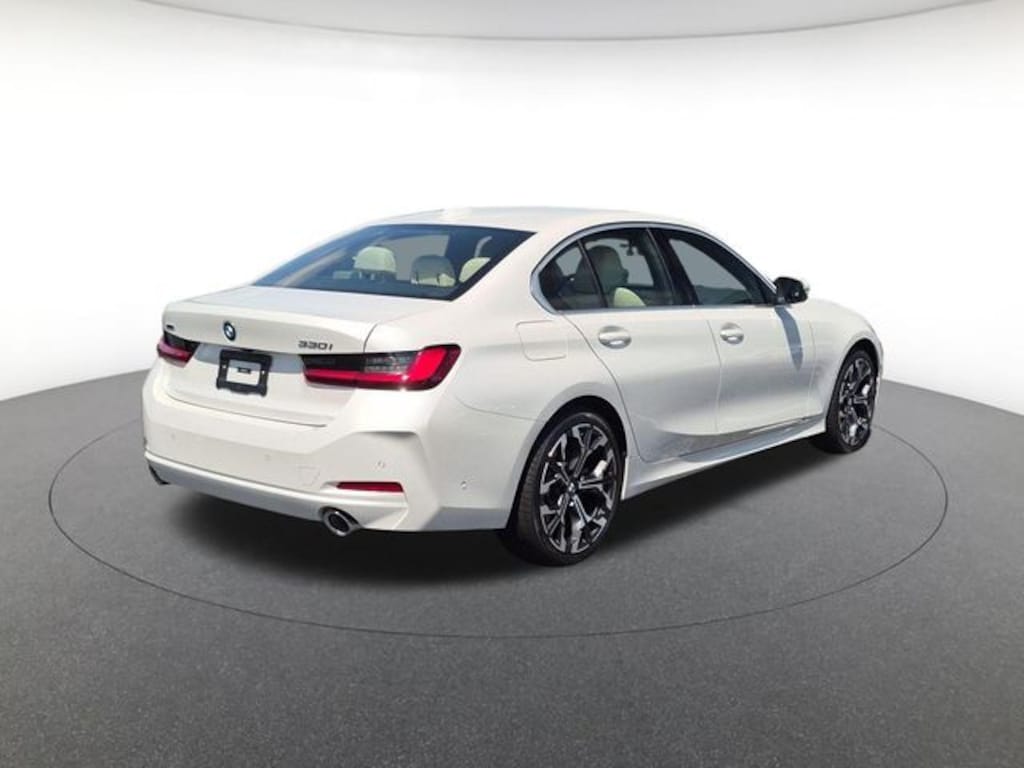 New 2026 BMW 330i xDrive Sedan