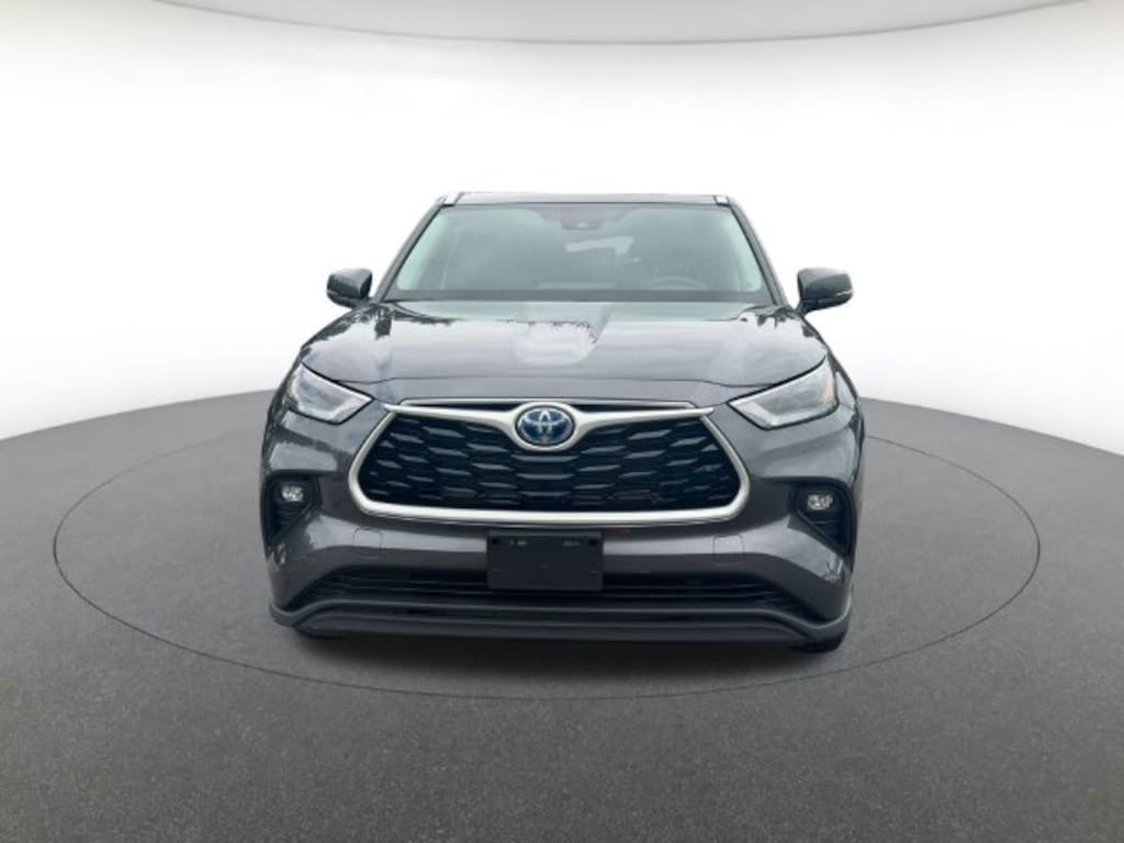 Used 2022 Toyota Highlander Hybrid XLE SUV
