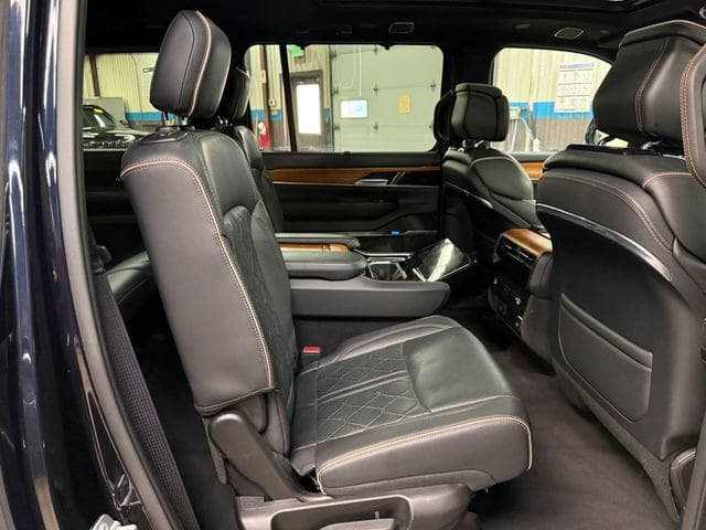 2024 Jeep Grand Wagoneer L Series III - Photo 39