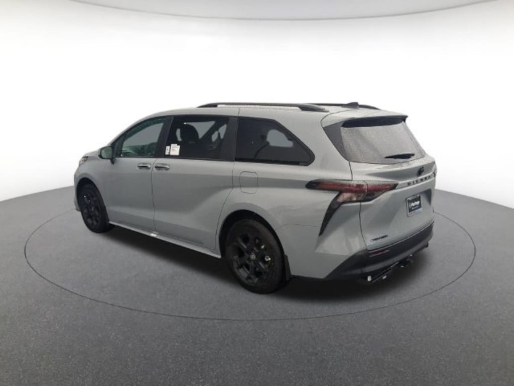New 2026 Toyota Sienna Woodland Edition Van Passenger Van