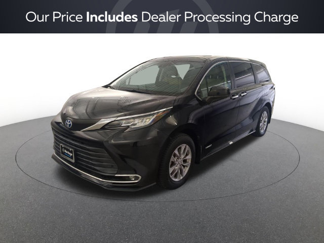 Used 2021 Toyota Sienna XLE Passenger Van