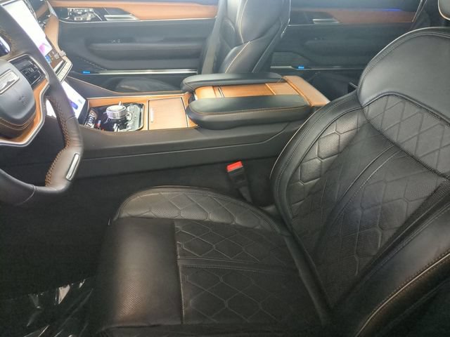2024 Jeep Grand Wagoneer L Series III - Photo 36